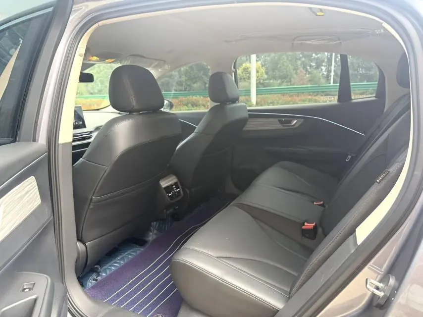 HongQi 2024 E-QM 5 610km PLUS automatic transmission 4
