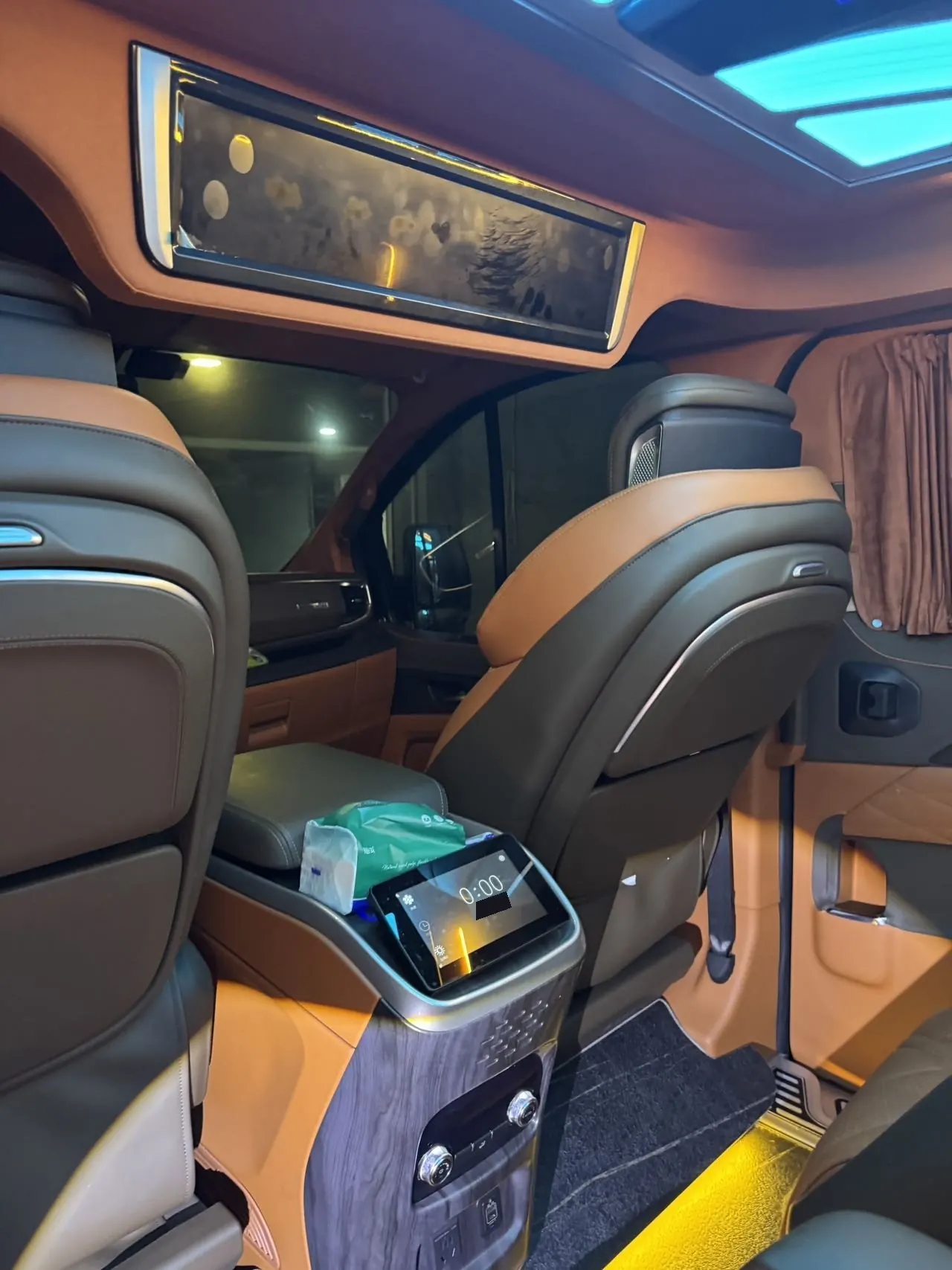 Ford 2024 Touruio 2.0T Zun Plus Edition Automatic Gear 9