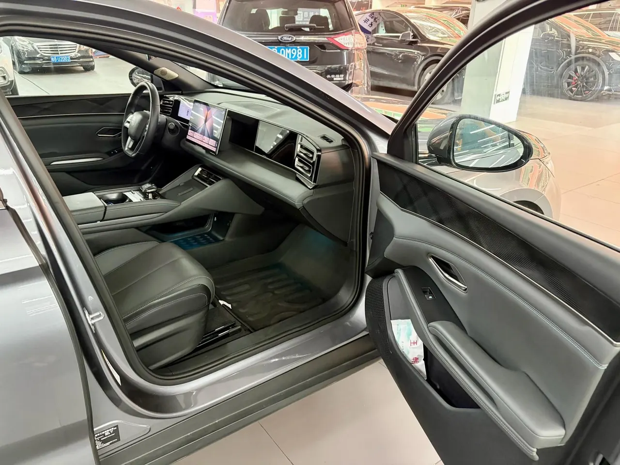 BYD 2025 Qin L DM-i 1.5 stepless smart driving version 120KM leading automatic gear 12