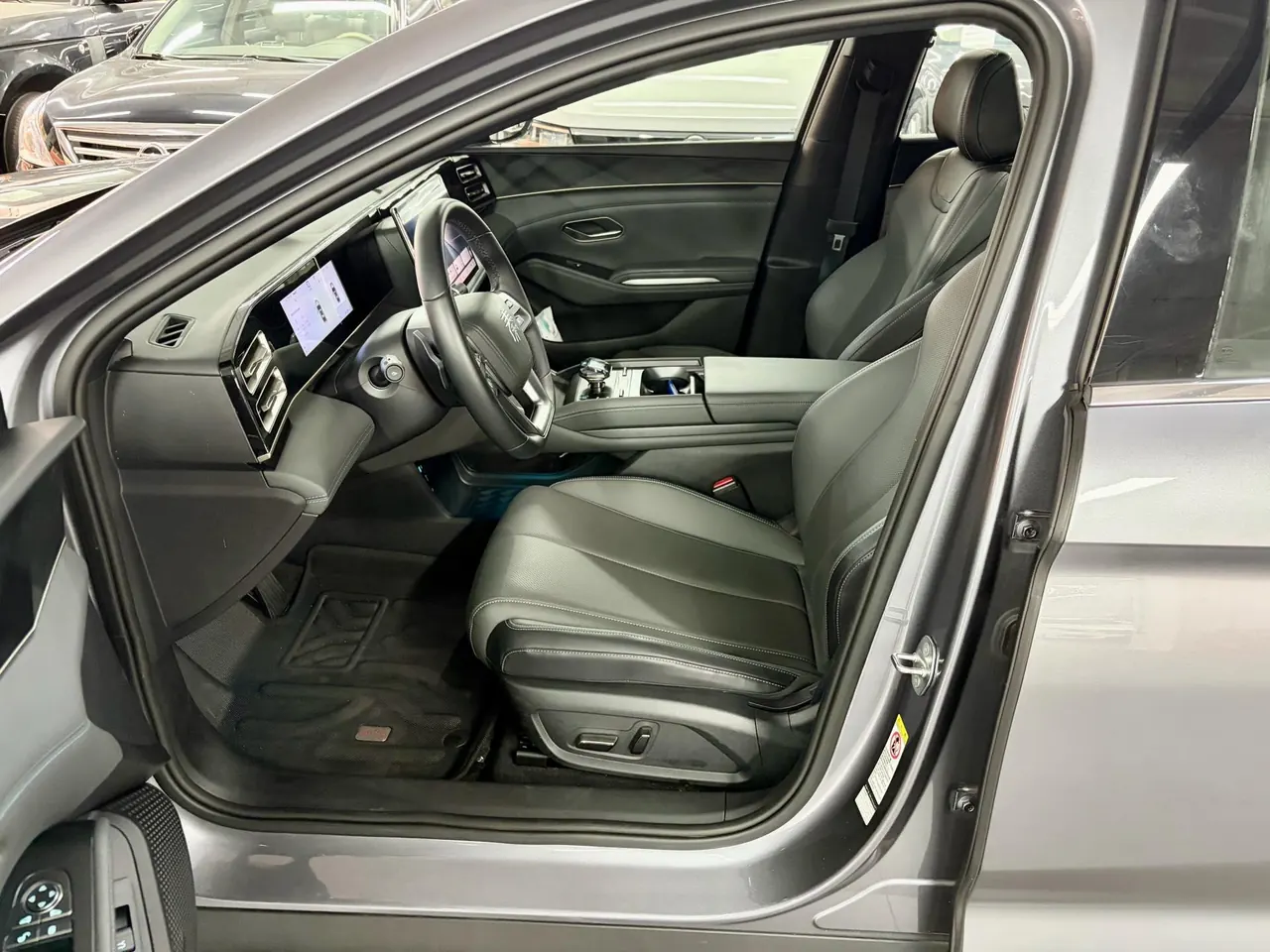 BYD 2025 Qin L DM-i 1.5 stepless smart driving version 120KM leading automatic gear 8