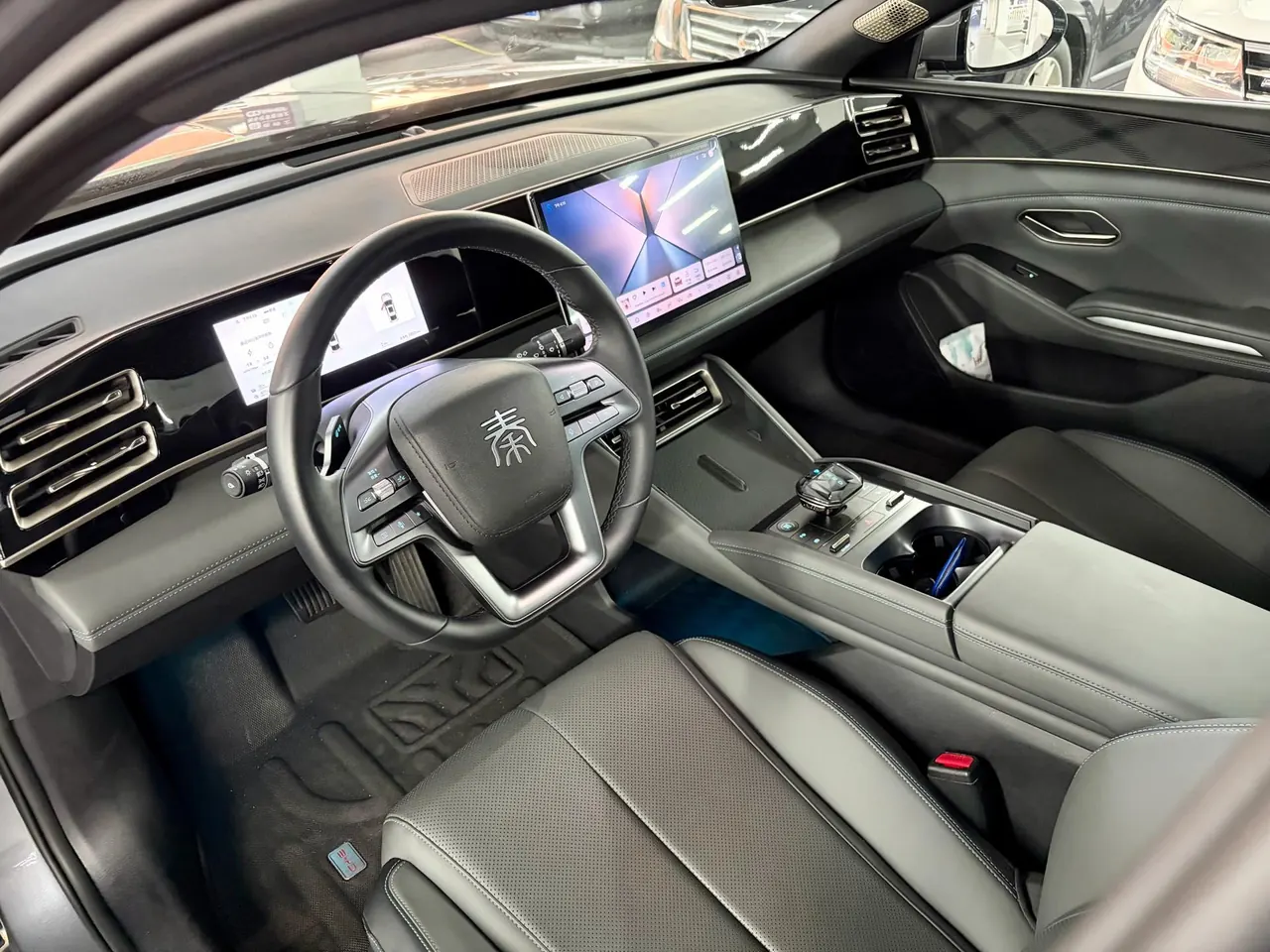 BYD 2025 Qin L DM-i 1.5 stepless smart driving version 120KM leading automatic gear 9