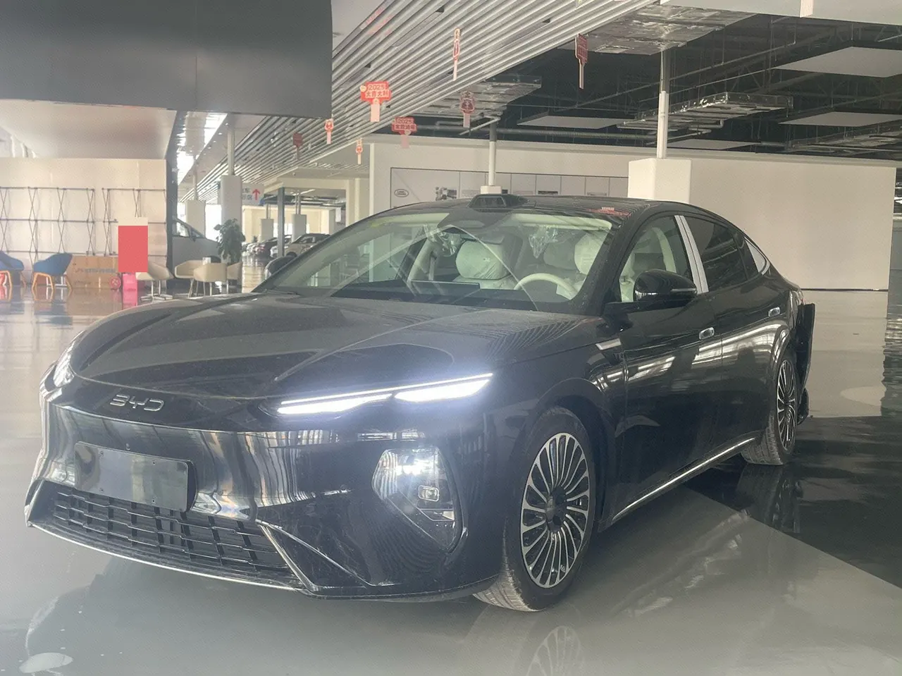 Open image lightbox: BYD 2026 Seal 08 EV 905KM Flagship Automatic Gear