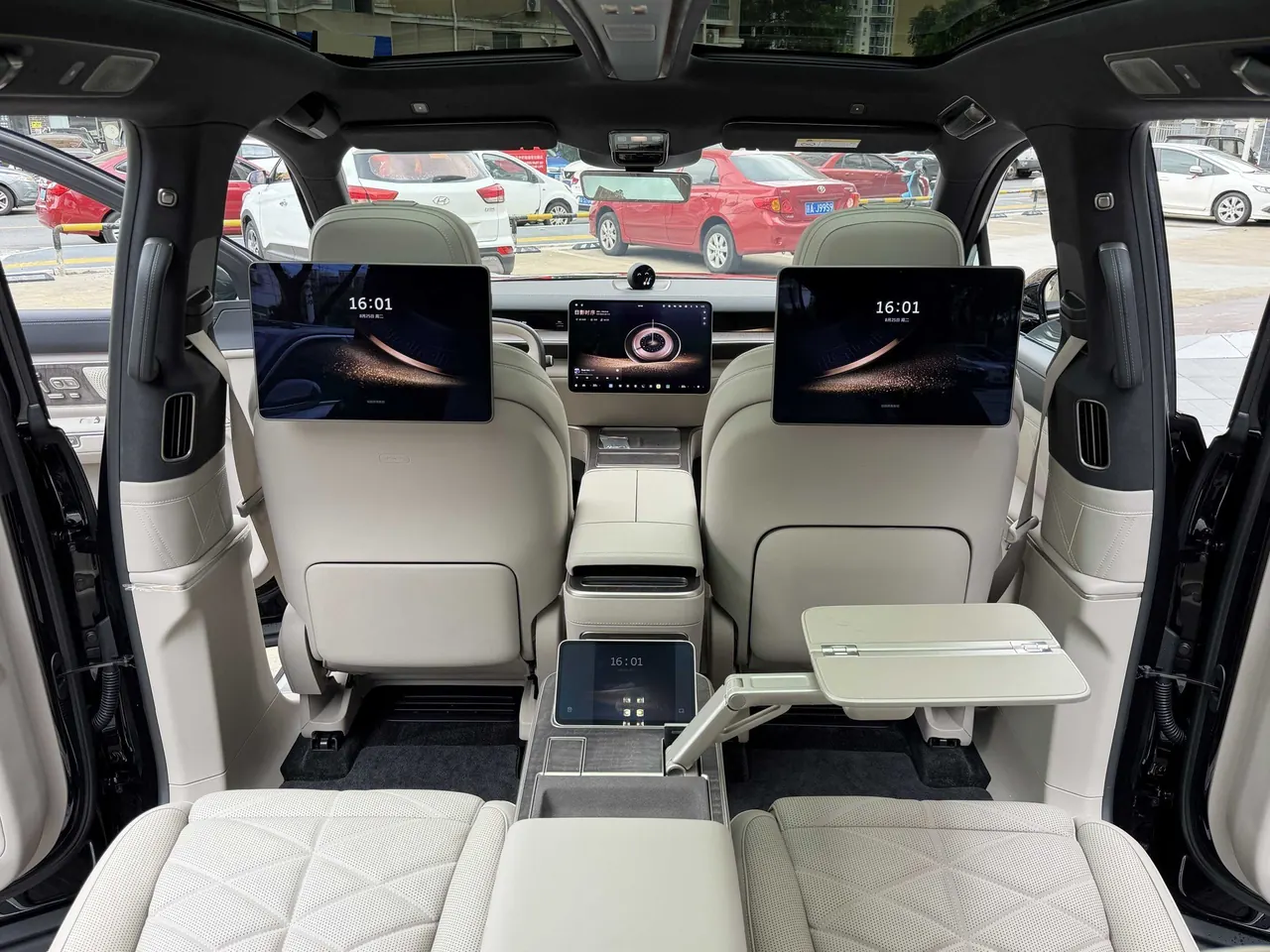 NIO 2026 ES 9 102kWh Administrative Island Signature Edition Automatic Gear 14