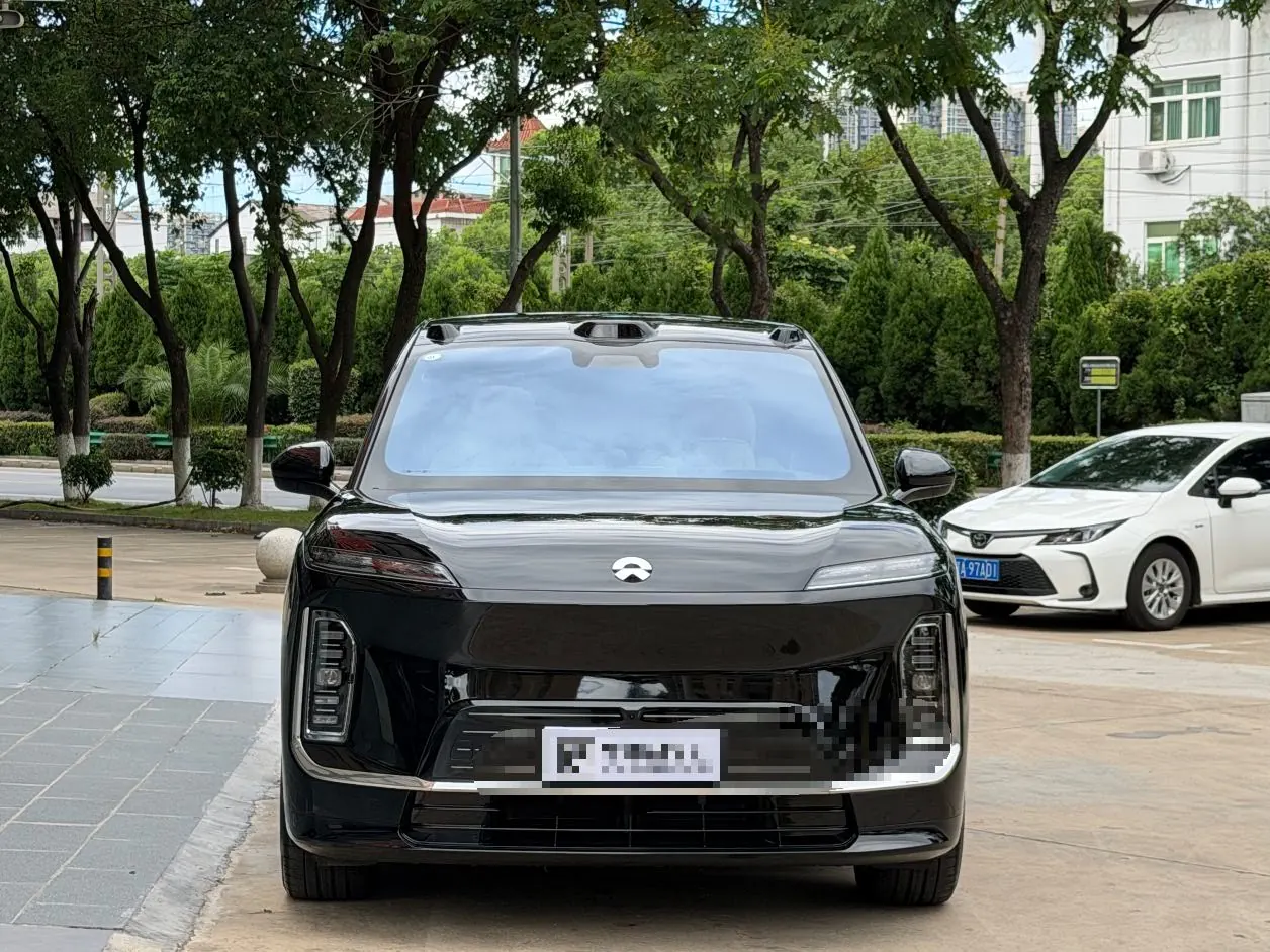 NIO 2026 ES 9 102kWh Administrative Island Signature Edition Automatic Gear 2