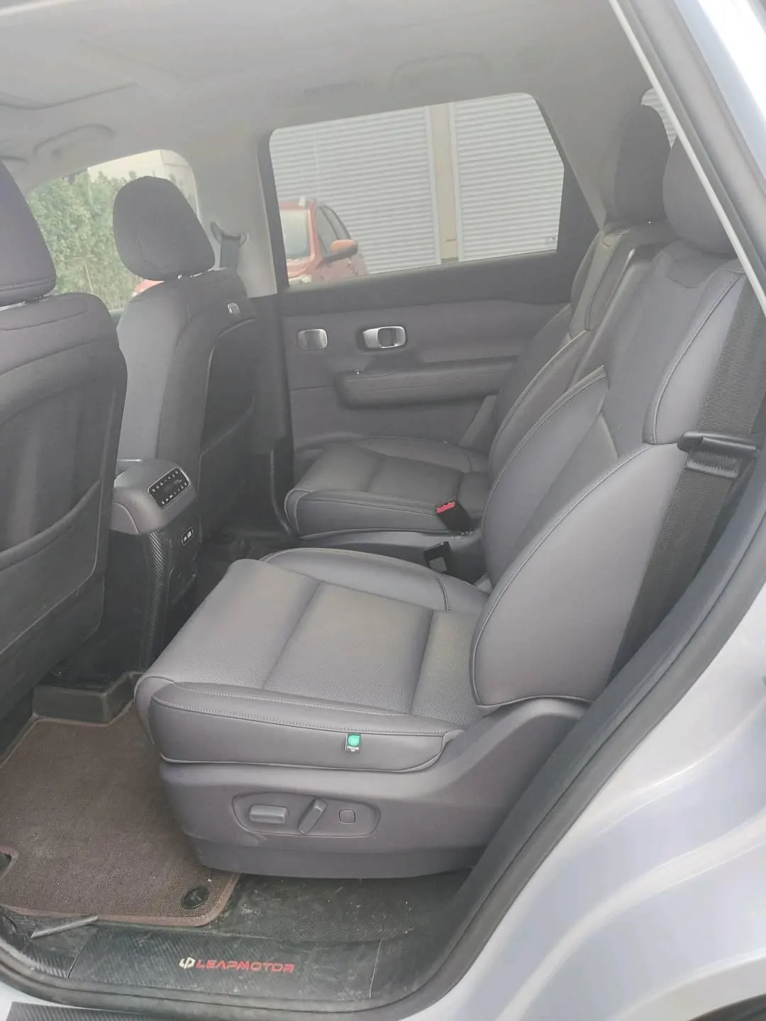 Leapmotor 2026 C 16 630 Laser Radar Edition 6-seat Automatic Gear 5