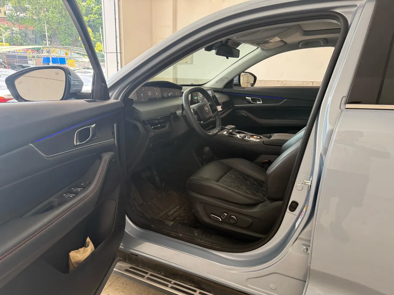 ChangAn 2022 UNI-K iDD 1.5T Blue Whale iDD Honorable Automatic Gear 2