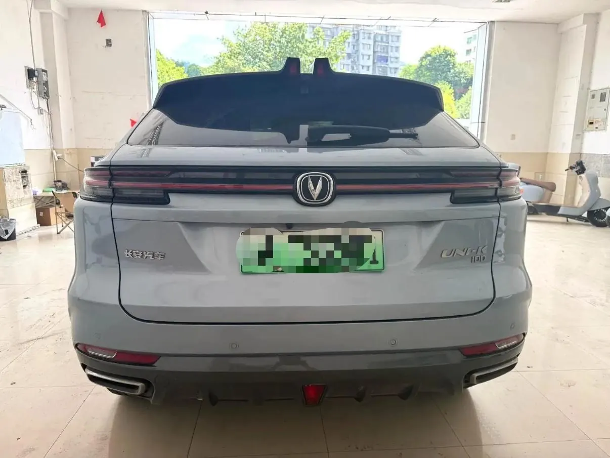 ChangAn 2022 UNI-K iDD 1.5T Blue Whale iDD Honorable Automatic Gear 6