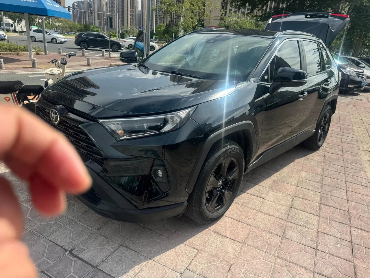 打开图片灯箱:Toyota 2023 RAV4 Rongbo 2.0 Stepless Two-Drive City Edition Automatic Gear