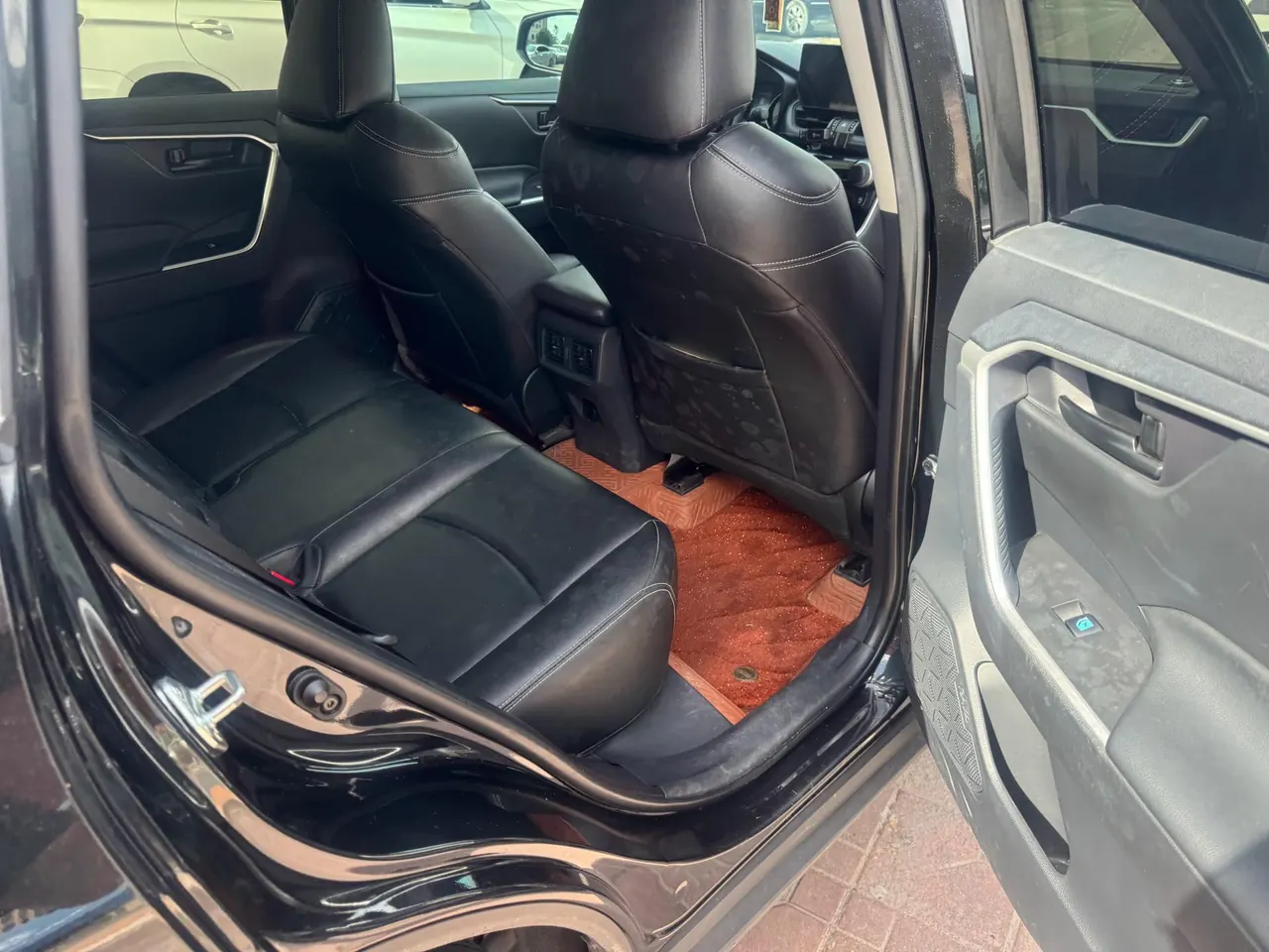 Toyota 2023 RAV4 Rongbo 2.0 Stepless Two-Drive City Edition Automatic Gear 5