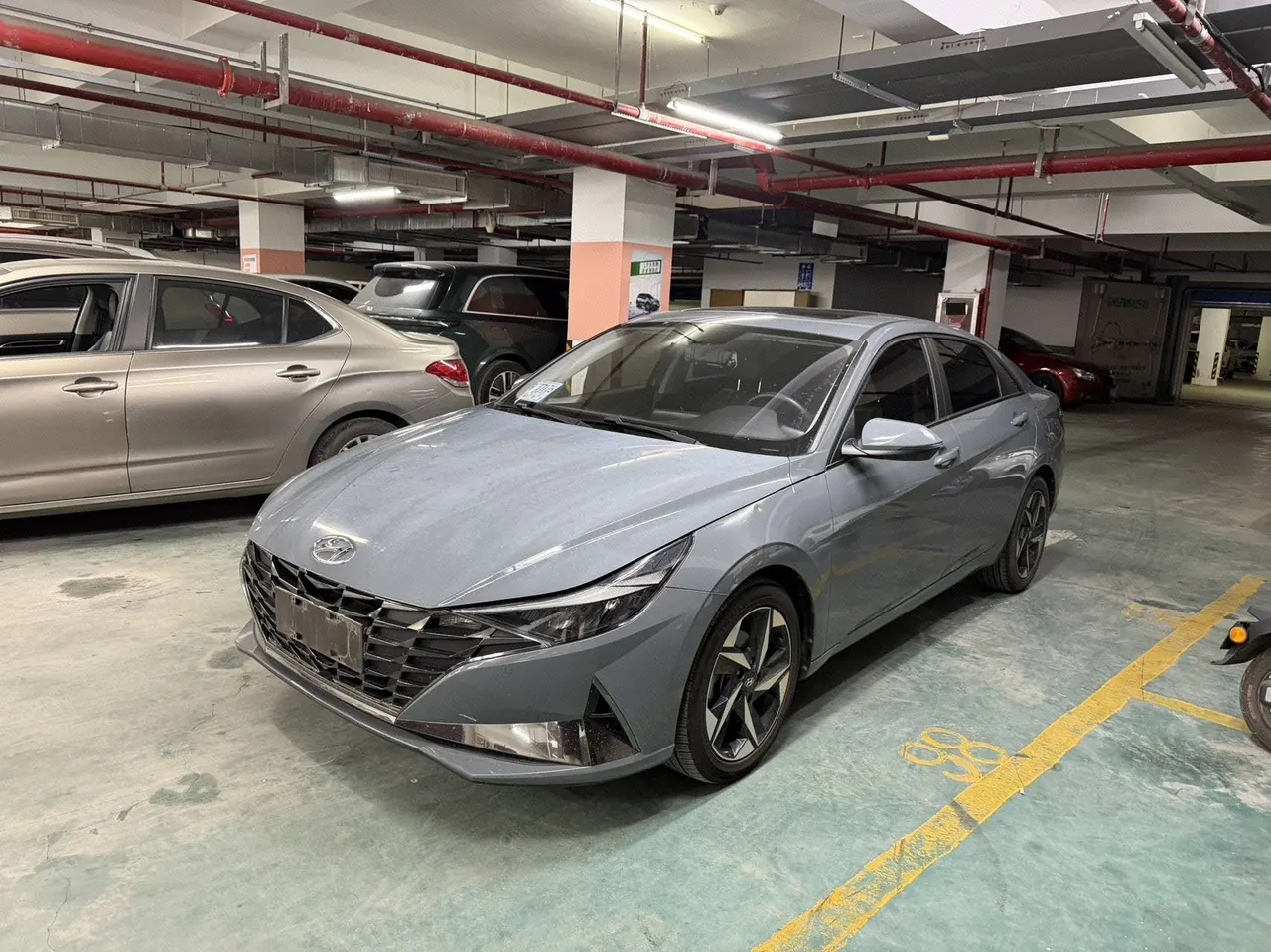打开图片灯箱:Hyundai 2022 Elantra -3-compartment 1.5 stepless LUX premium automatic gear