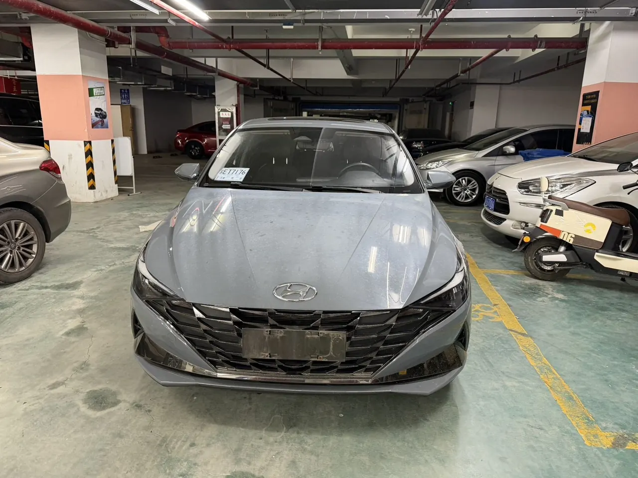 Hyundai 2022 Elantra -3-compartment 1.5 stepless LUX premium automatic gear 2