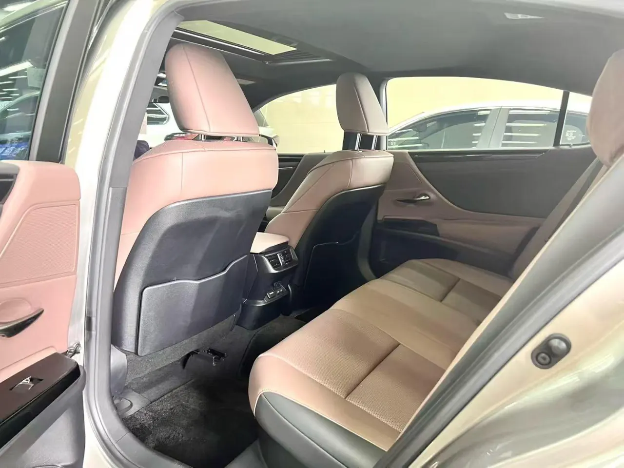 Lexus ES (Imported) 2022 ES300h 2.5 Stepless Excellence Edition Automatic Gear 5