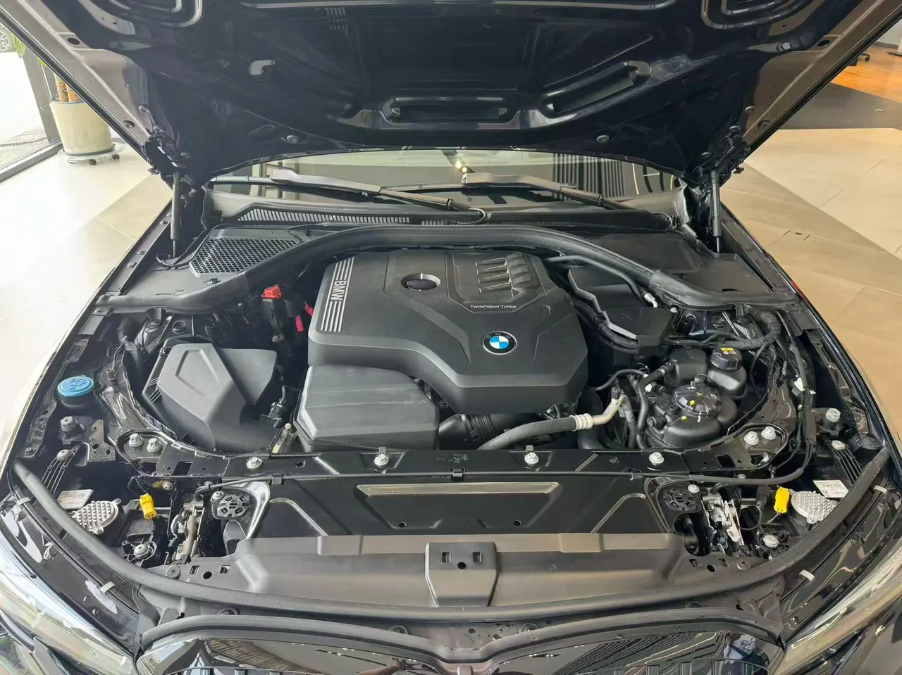 BMW 3 Series 2022 330i 2.0T M Sports Obsidian Night Suit Automatic Gear 15