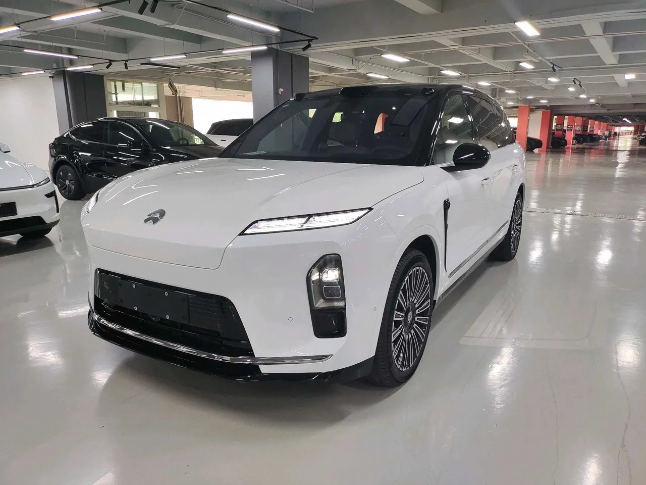 Open image lightbox: NIO 2026 ES8 6-seat executive deluxe automatic gear