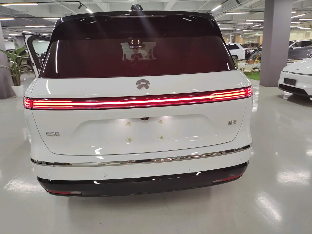 NIO 2026 ES8 6-seat executive deluxe automatic gear 3
