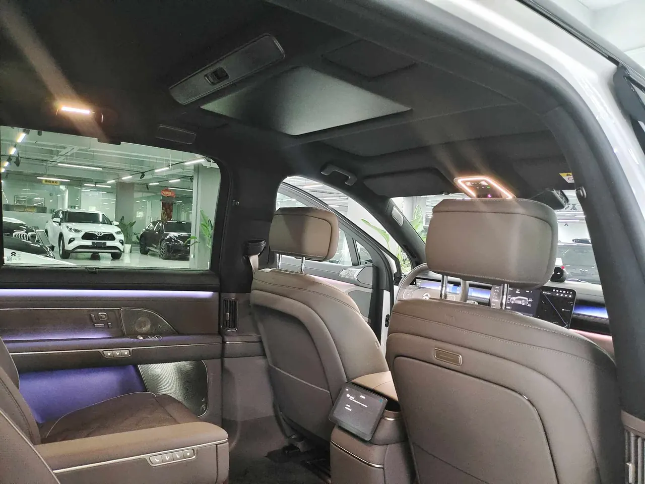 NIO 2026 ES8 6-seat executive deluxe automatic gear 4