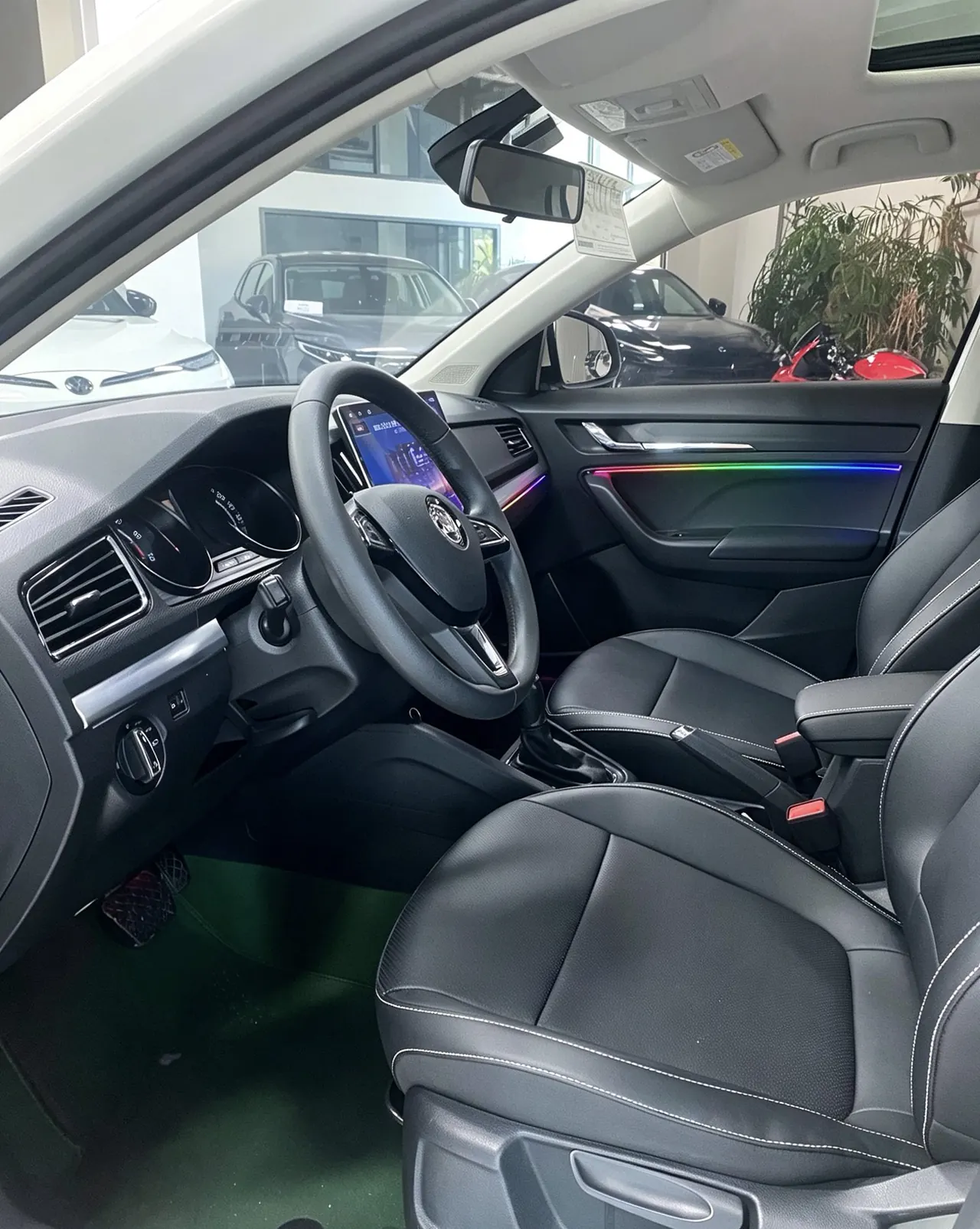 Skoda 2022 Komick 1.5 Comfortable Edition Automatic Gear 4