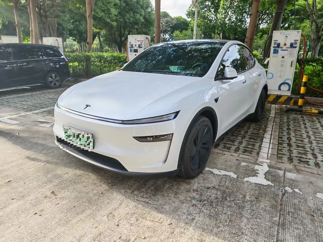 Open image lightbox: Tesla 2026 Model Y long endurance rear wheel drive version (modified) automatic gear