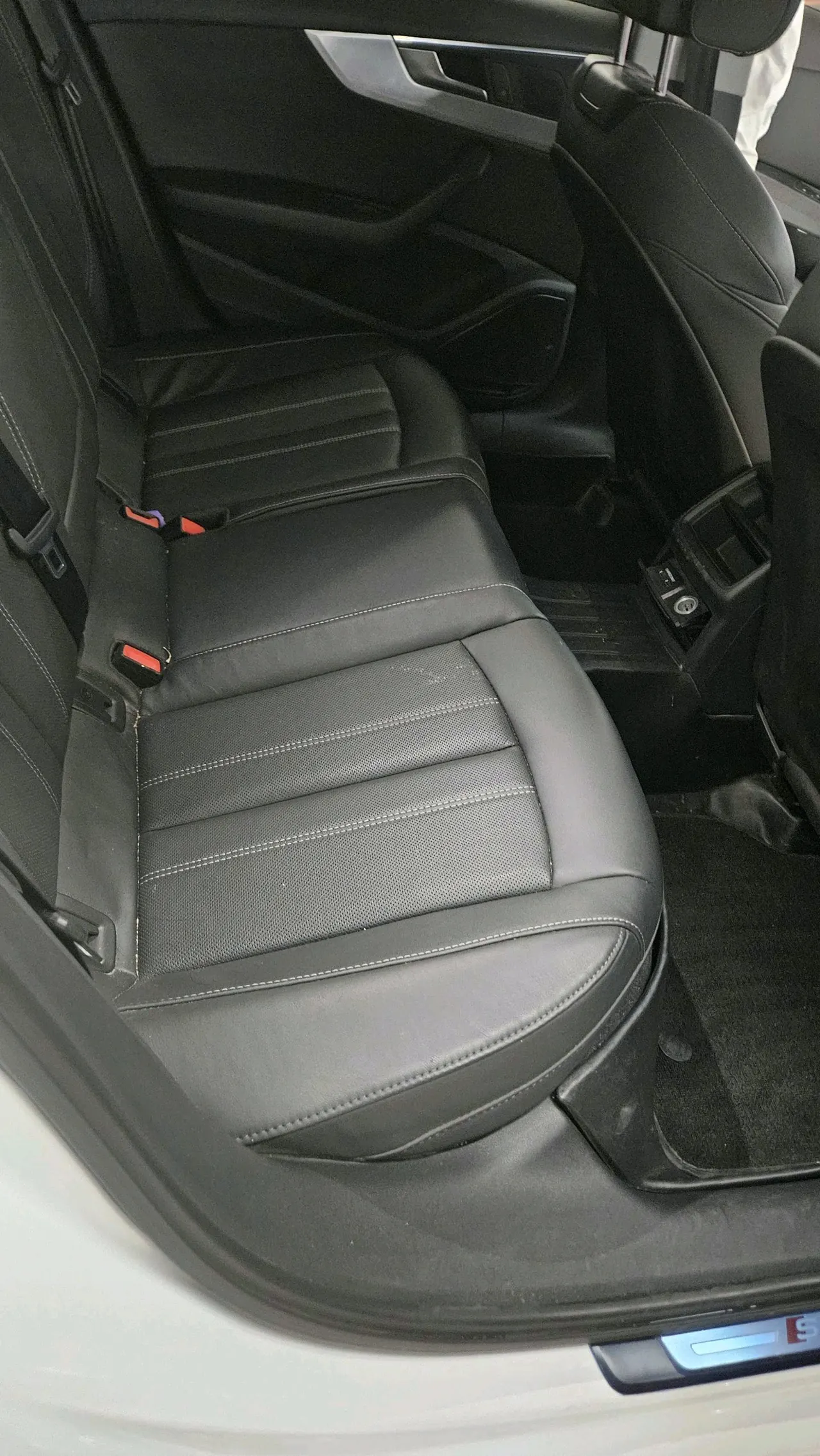 Audi 2022 A4L 2.0TFSI 40TFSI Fashion Dynamic Automatic 5
