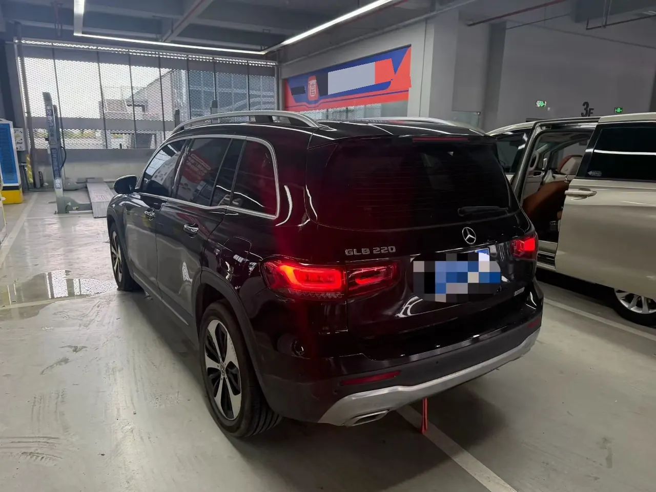 Mercedes Benz 2022 GLB 220 2.0T Fashion Automatic 5