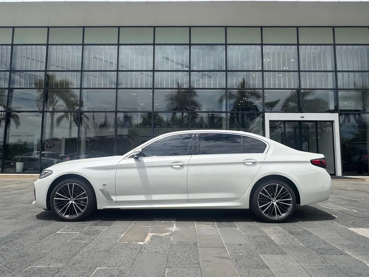 BMW 5 Series 2023 530Li 2.0T Leading M Sports Suit Automatic Gear 4