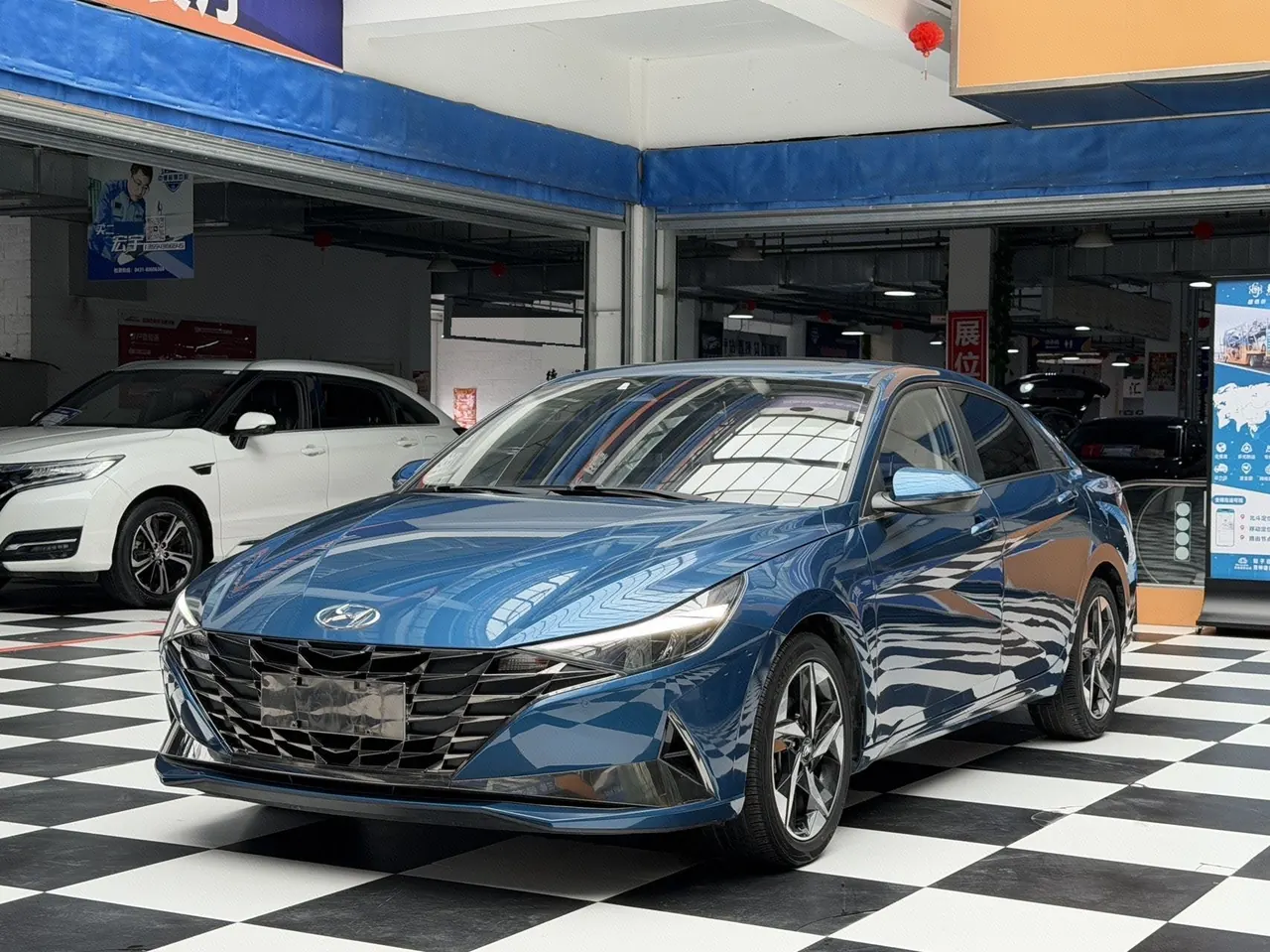 打开图片灯箱:Hyundai 2022 Elantra -3-compartment 1.5 stepless LUX premium automatic gear