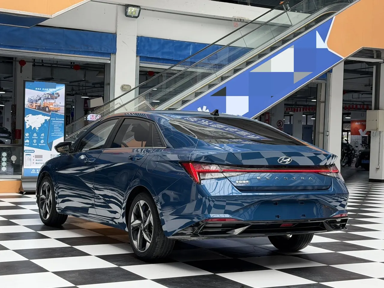 Hyundai 2022 Elantra -3-compartment 1.5 stepless LUX premium automatic gear 10