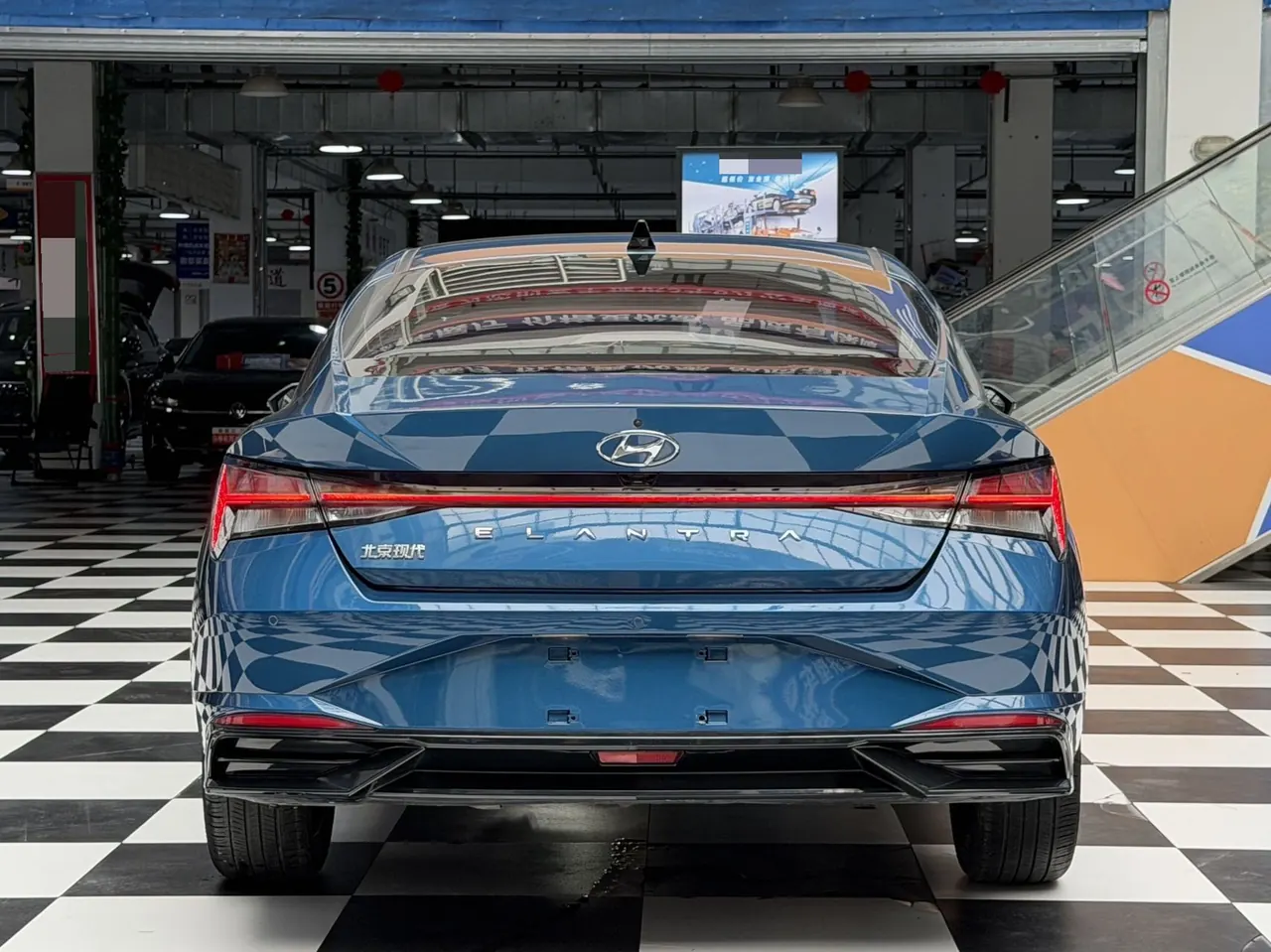 Hyundai 2022 Elantra -3-compartment 1.5 stepless LUX premium automatic gear 11