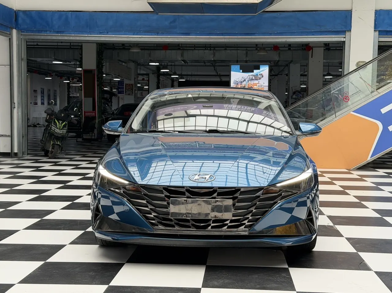 Hyundai 2022 Elantra -3-compartment 1.5 stepless LUX premium automatic gear 2