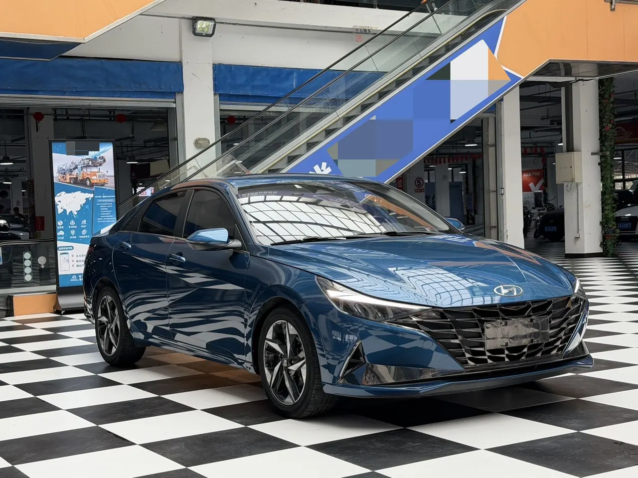 Hyundai 2022 Elantra -3-compartment 1.5 stepless LUX premium automatic gear 3