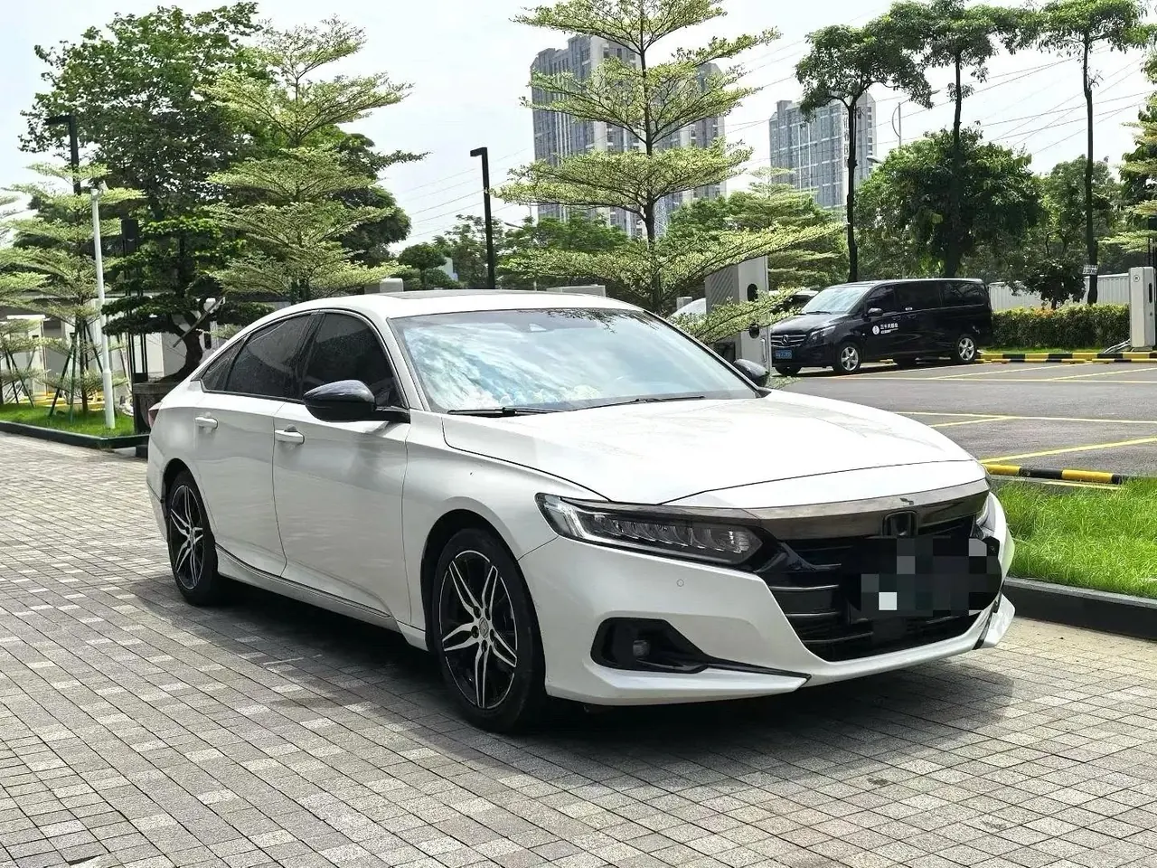 Honda 2022 10th Generation Accord 1.5T Stepless 260TURBO Magic Night Premium Edition Automatic Gear 2