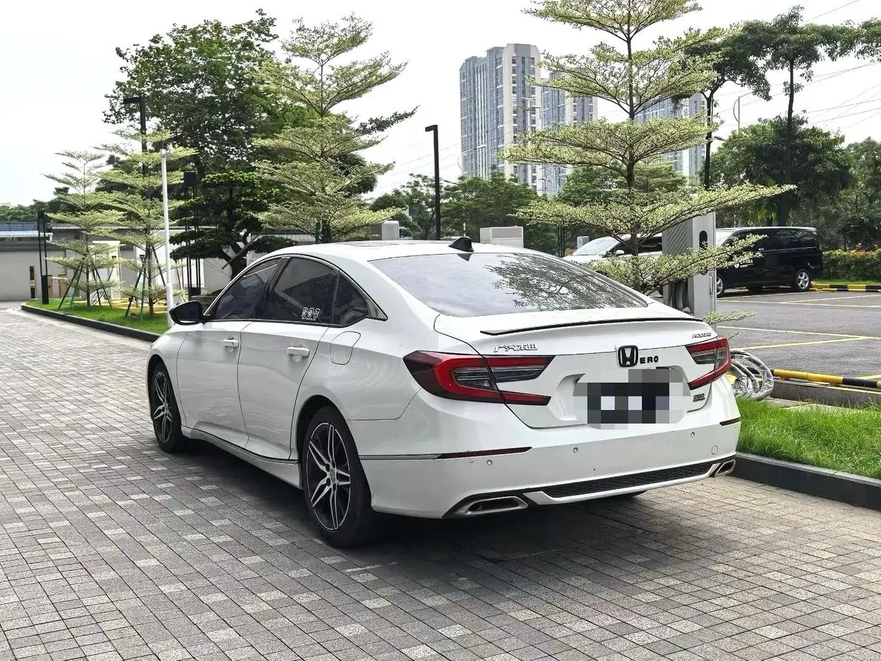 Honda 2022 10th Generation Accord 1.5T Stepless 260TURBO Magic Night Premium Edition Automatic Gear 3