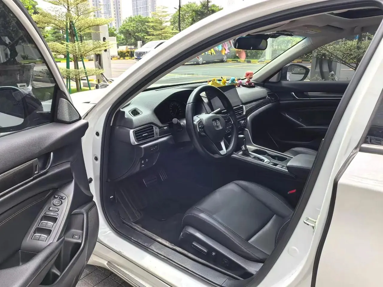 Honda 2022 10th Generation Accord 1.5T Stepless 260TURBO Magic Night Premium Edition Automatic Gear 4