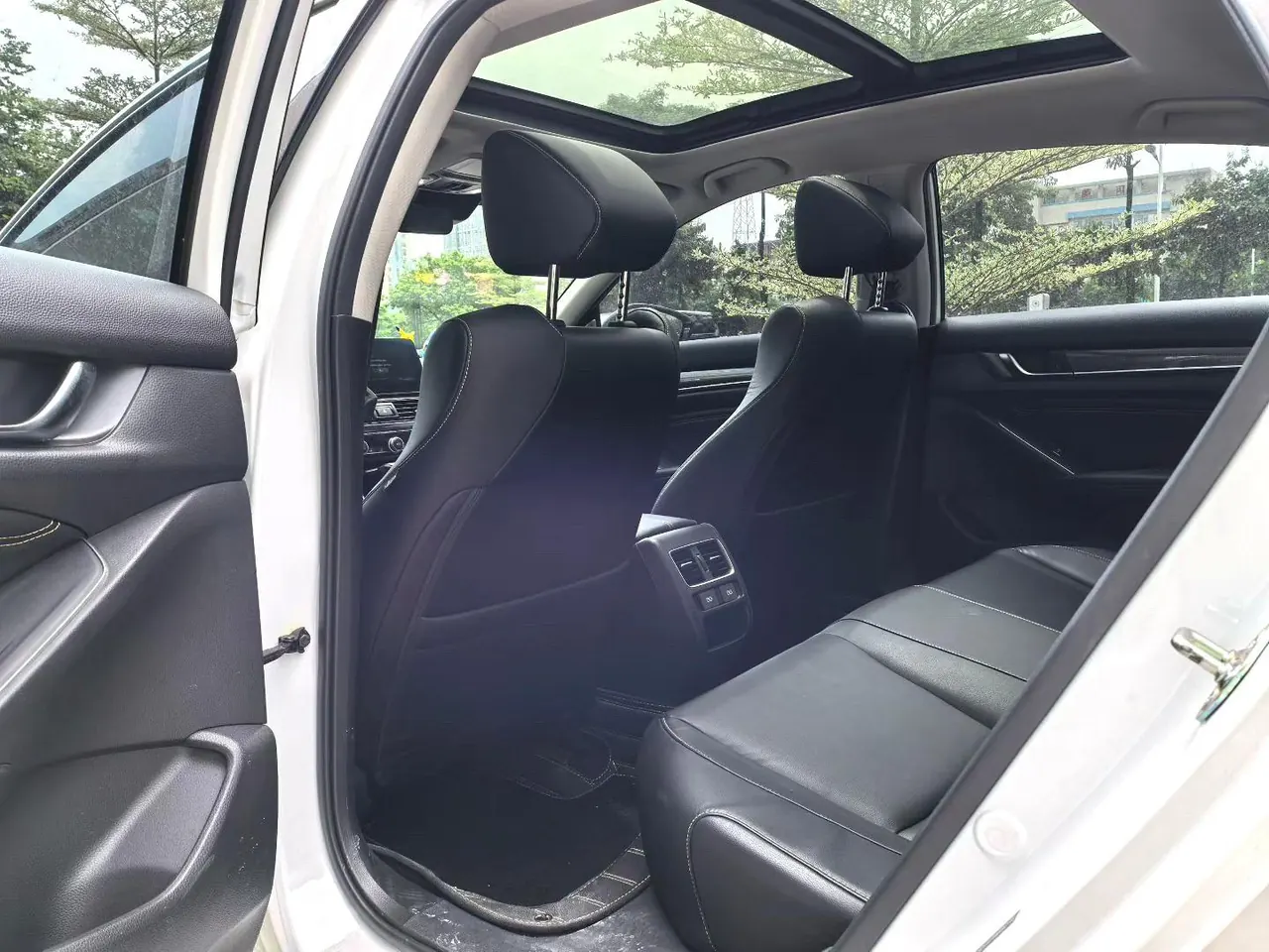Honda 2022 10th Generation Accord 1.5T Stepless 260TURBO Magic Night Premium Edition Automatic Gear 5