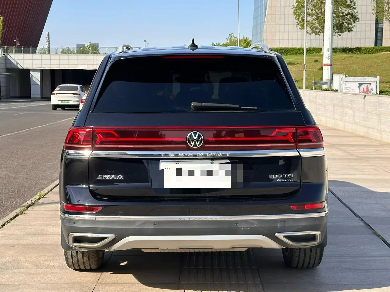 Volkswagen 2023 Tuang 2.0TSI 380TSI 4WD Respect Flagship Automatic Transmission 3