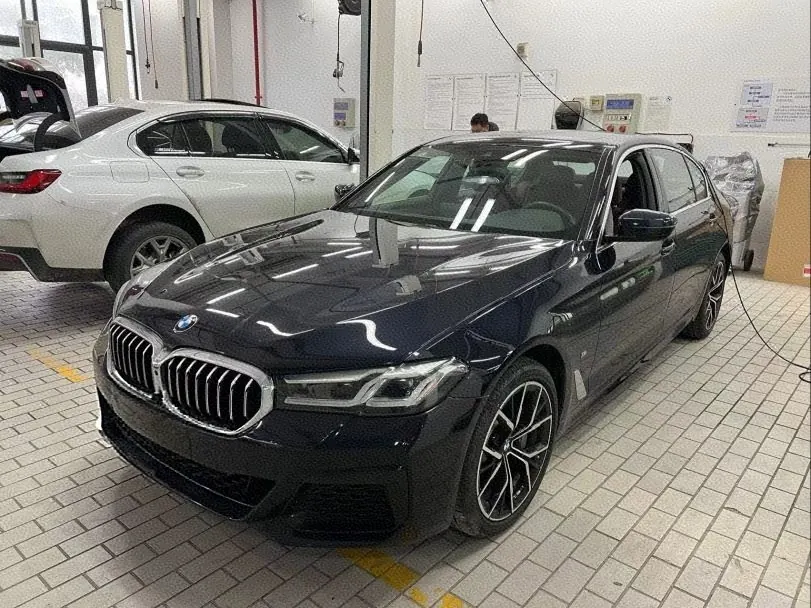 Open image lightbox: BMW 5 Series 2022 530Li 2.0T Exclusive M Sports Suit (Change 3) Automatic Gear