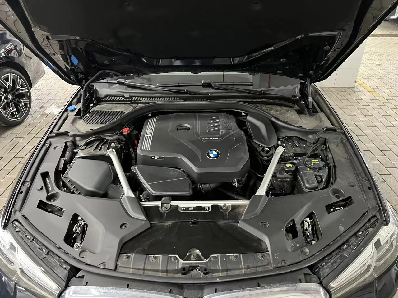 BMW 5 Series 2022 530Li 2.0T Exclusive M Sports Suit (Change 3) Automatic Gear 6