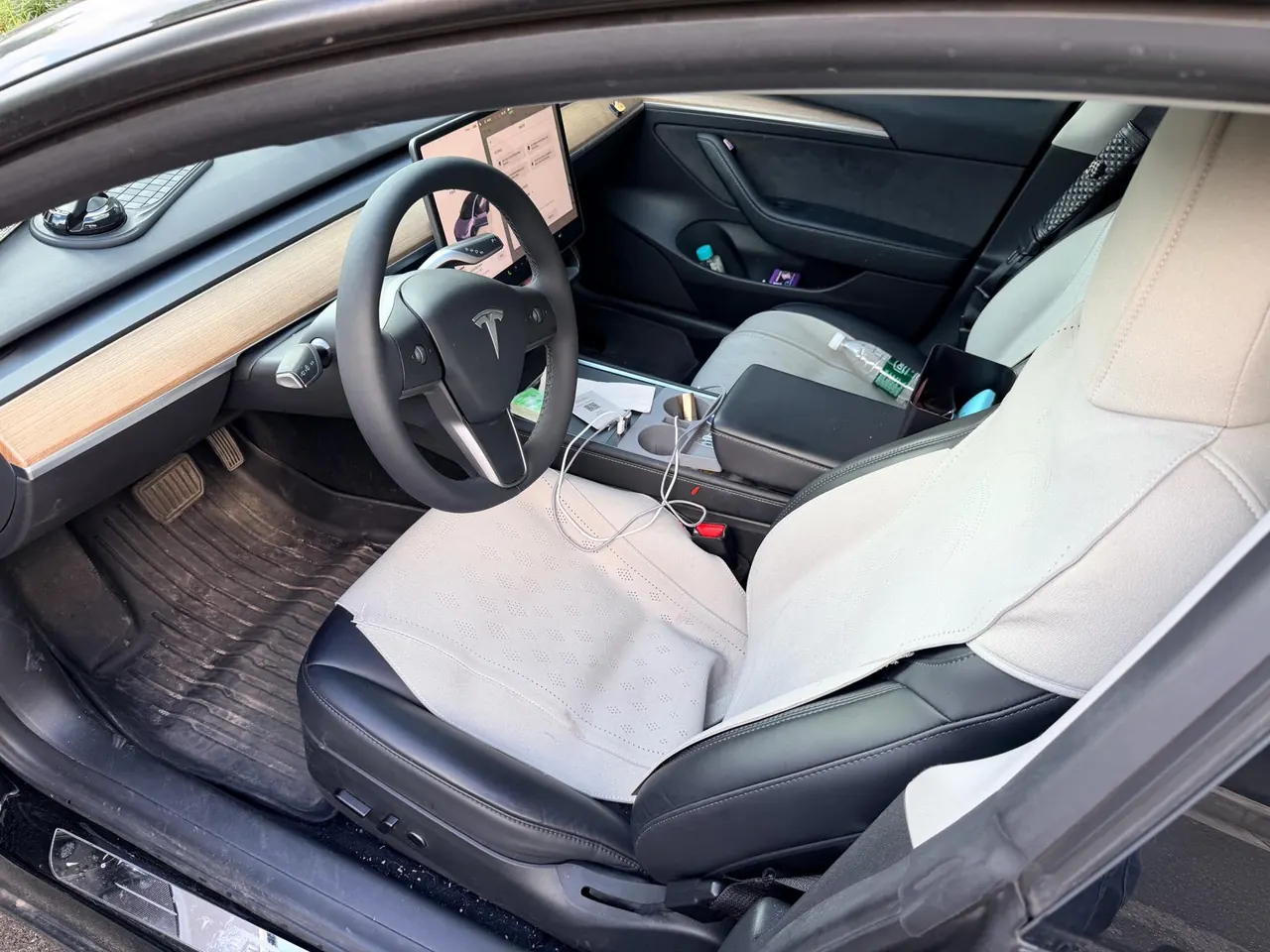 Tesla 2022 Model 3 rear-wheel drive version of automatic transmission 2