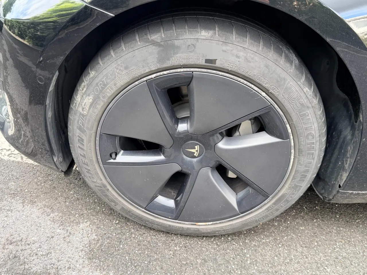Tesla 2022 Model 3 rear-wheel drive version of automatic transmission 4