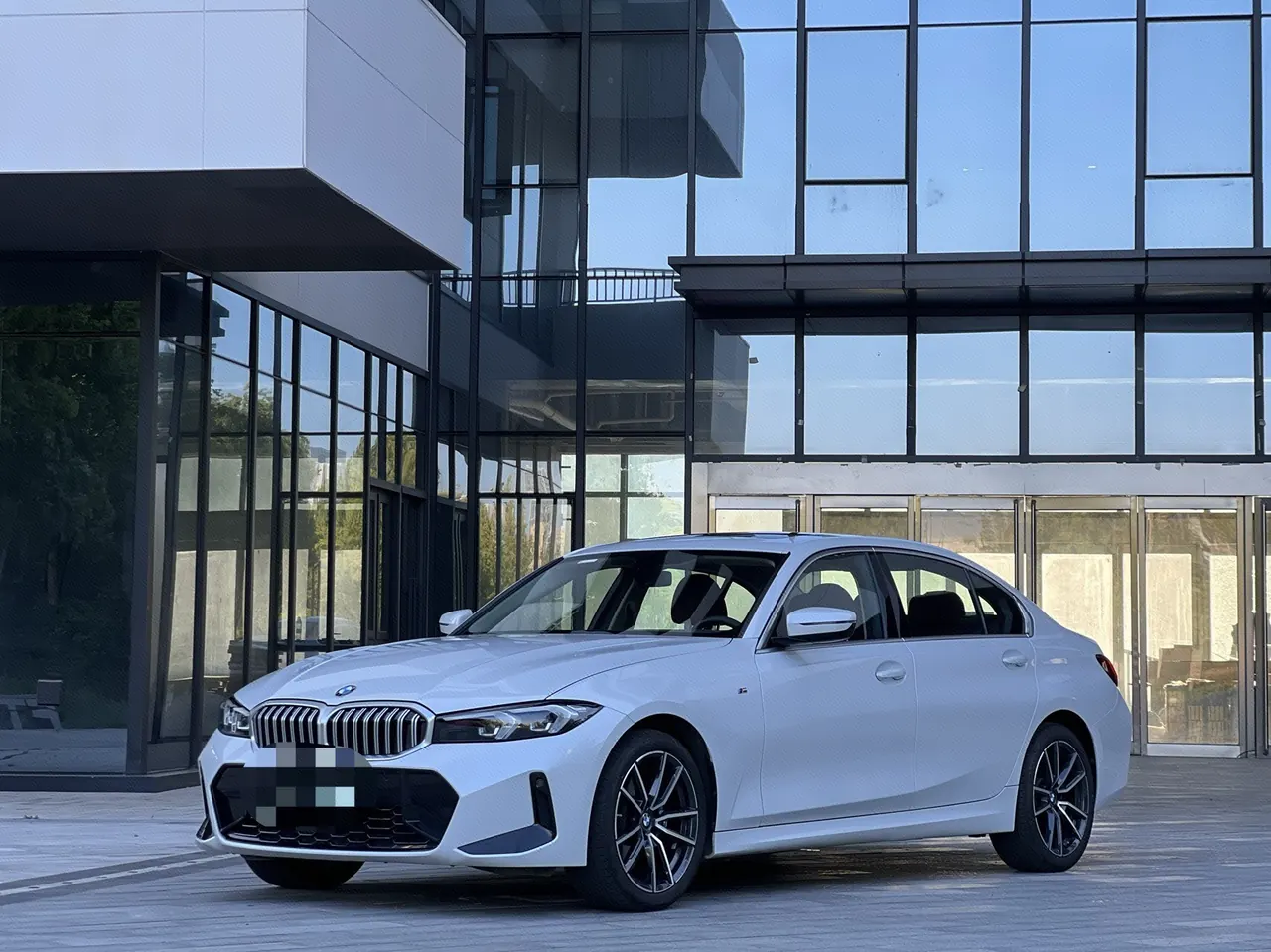 Open image lightbox: BMW 3 Series 2024 320Li 2.0T M Sports Suit Automatic Gear