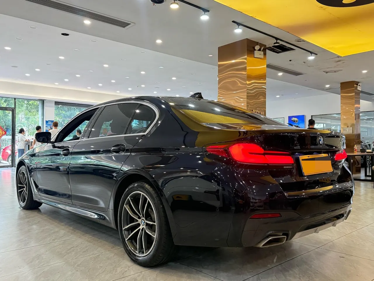 BMW 5 Series 2022 525Li 2.0T M Sports Suit (Change 2) Automatic Gear 9