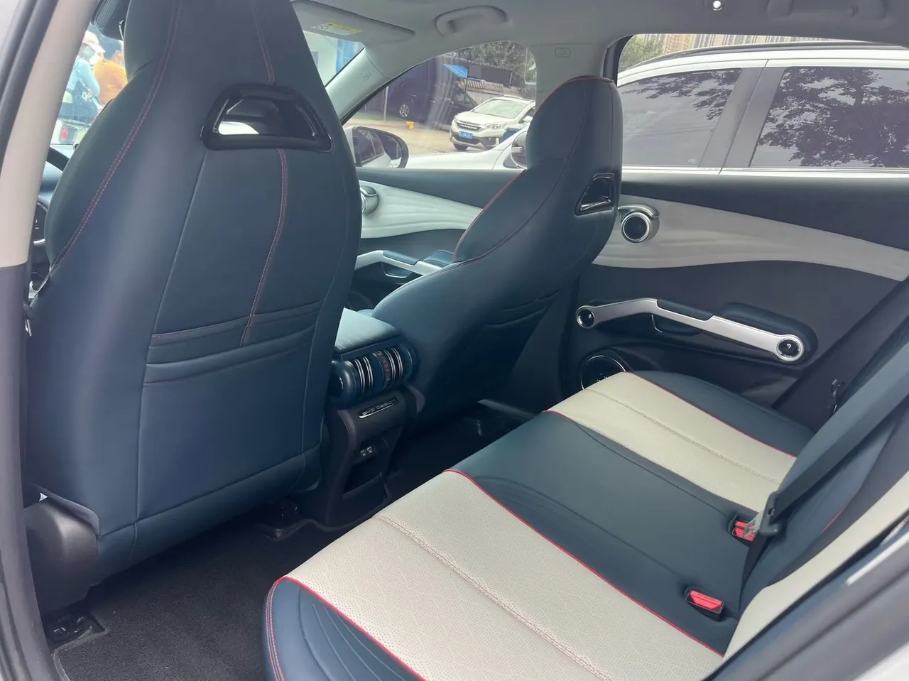 BYD Yuan PLUS 2022 Yuan PLUS 430KM Honorable Automatic Gear 4