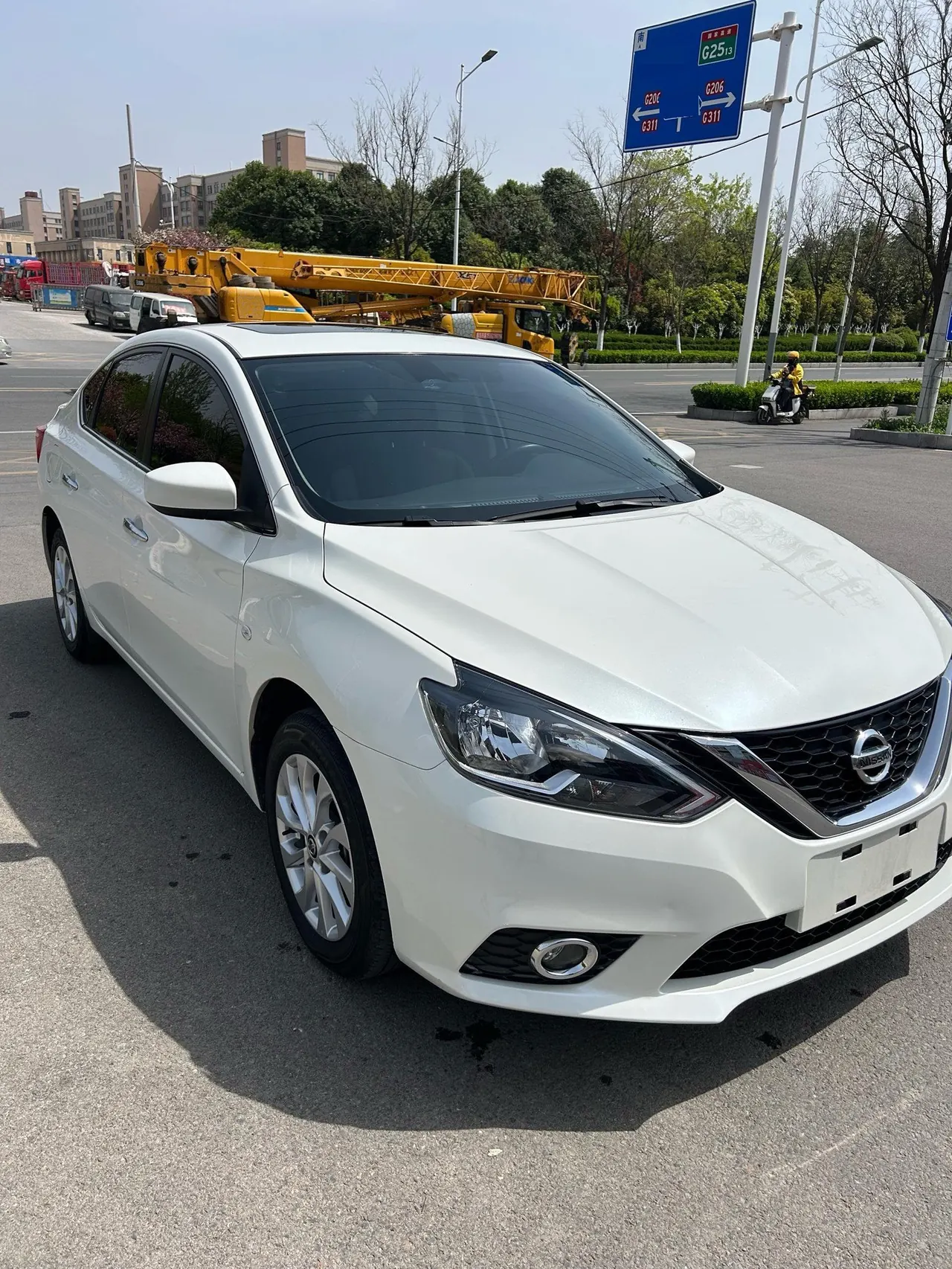 Nissan 2022 Sylphy Classic 1.6 Stepless XL Deluxe Automatic Gear 3