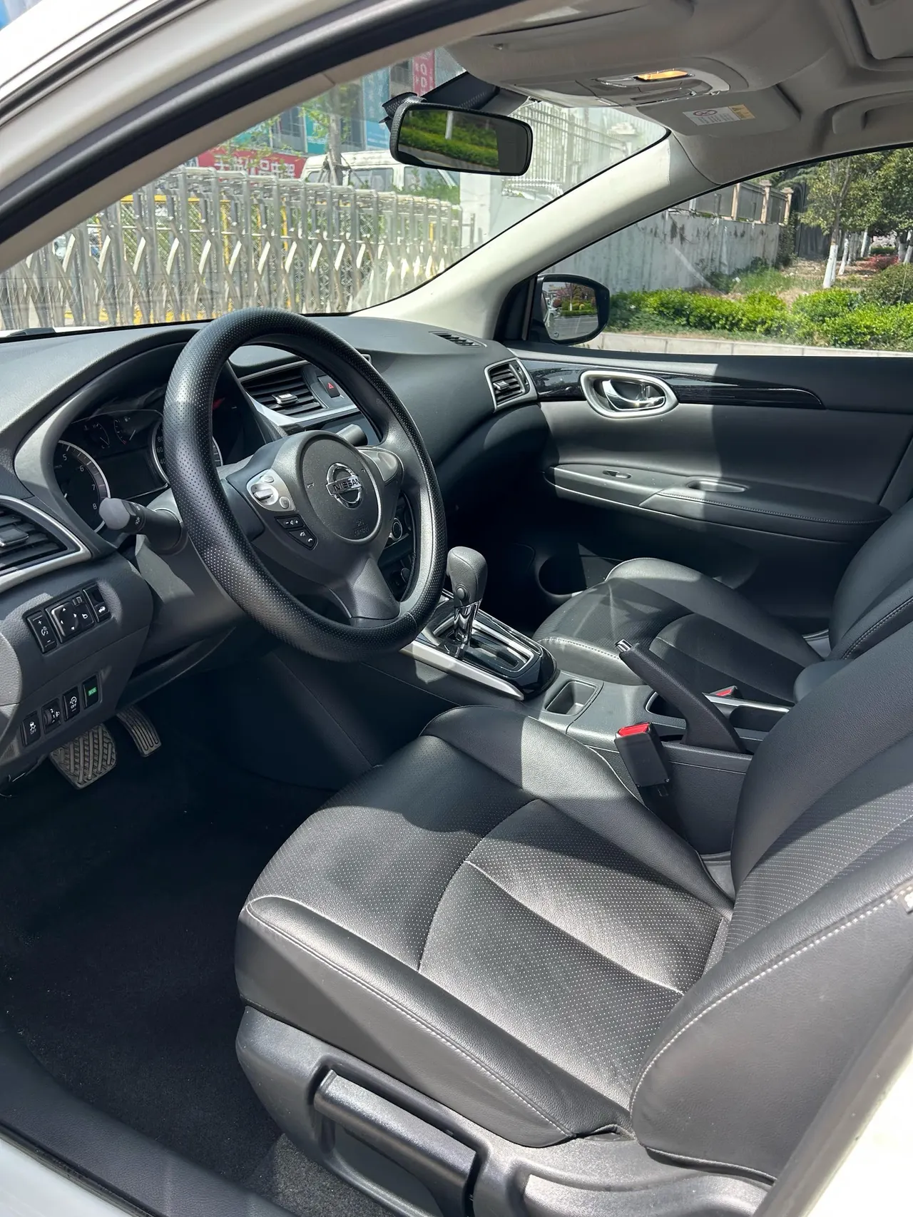 Nissan 2022 Sylphy Classic 1.6 Stepless XL Deluxe Automatic Gear 4