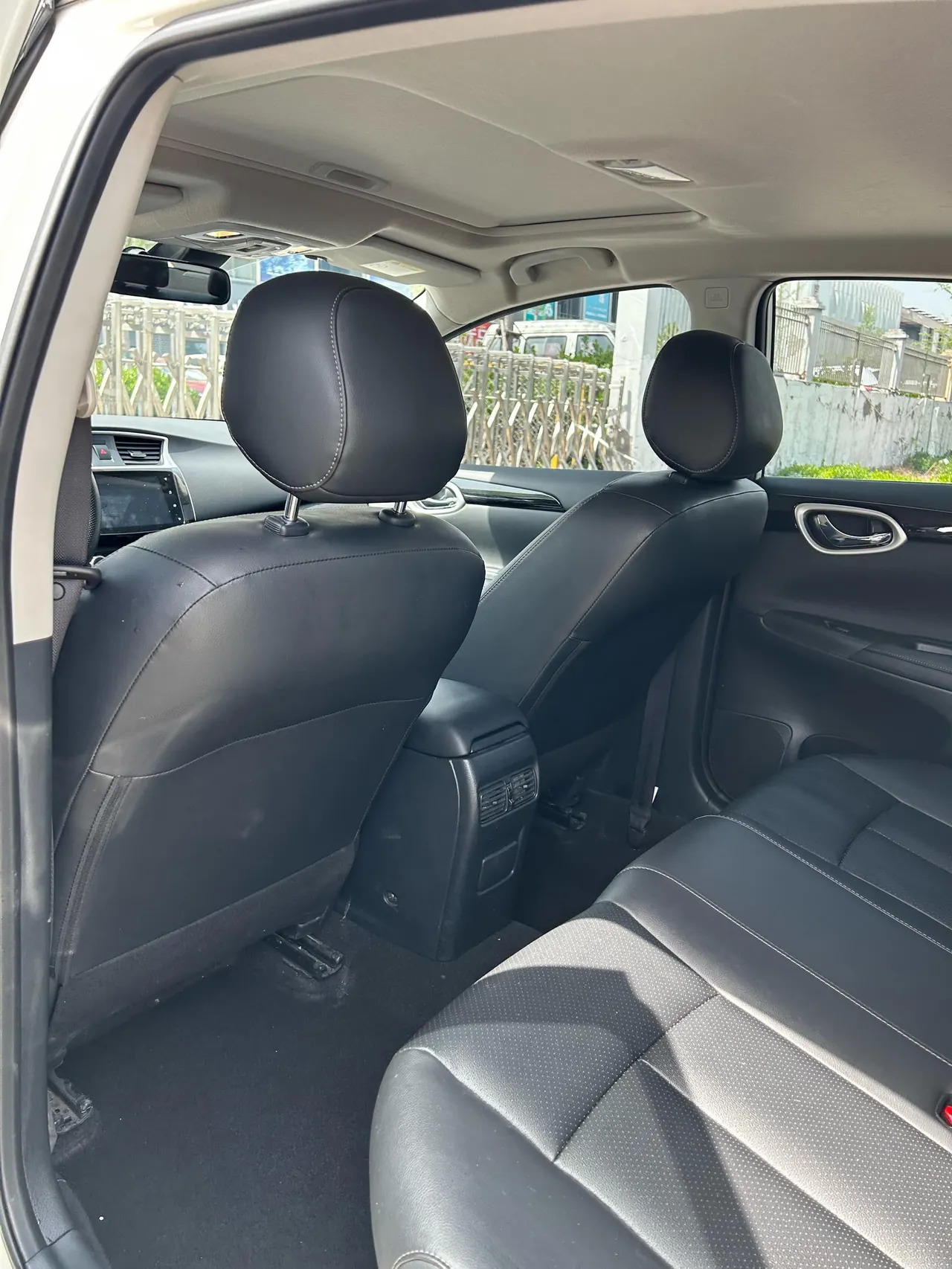 Nissan 2022 Sylphy Classic 1.6 Stepless XL Deluxe Automatic Gear 5