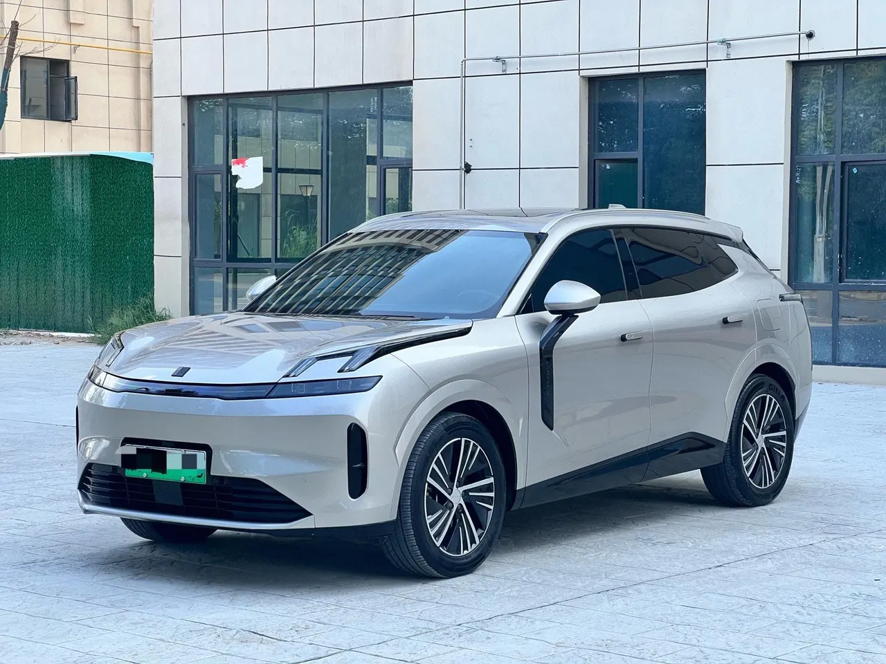 Open image lightbox: LYNK&CO 2025 LYNK&CO 08 EM-P 1.5T 120km long endurance Pro automatic gear