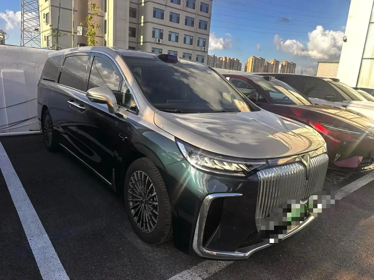 Voyah 2025 dreamers PHEV 1.5T four-wheel drive flagship dry Kun version automatic gear 2