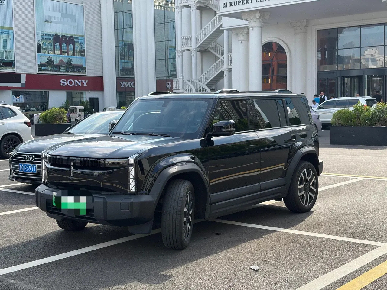 Open image lightbox: ICAR 2024 iCAR 03 472km 4-wheel drive long endurance smart version automatic gear