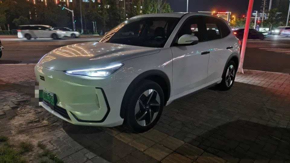 Open image lightbox: Geely Galaxy 2024 E 5 440Km Discovery Edition Automatic Gear
