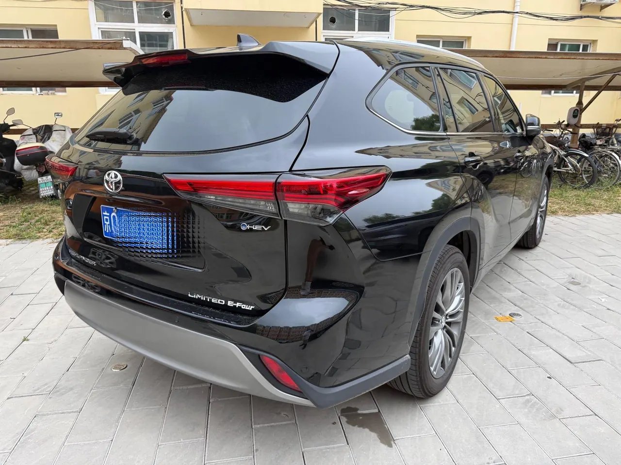 Toyota 2026 Highlander Dual Engine 2.5 Stepless Intelligent Electric Hybrid Four-wheel Drive Extreme Edition 7-seat Automatic Transmission 2